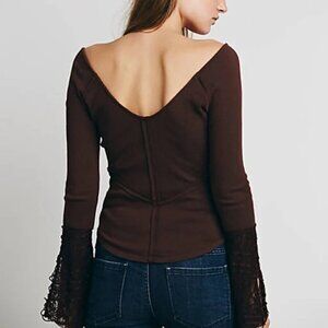 Free People Women's Juliet Bell Sleeve V-Neck Long-Sleeve Auburn Thermal Size M